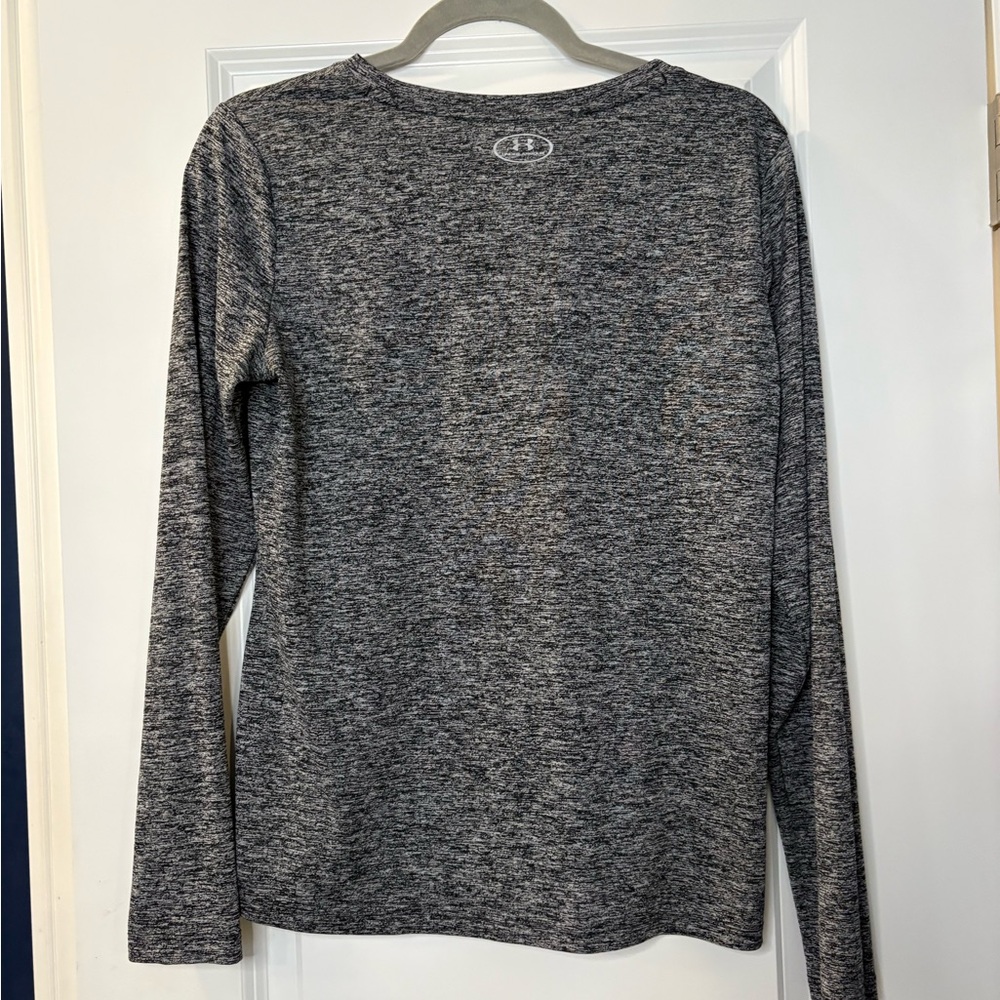 Under Armour Black and White Heathered Shirt size medium - Picture 2 of 3